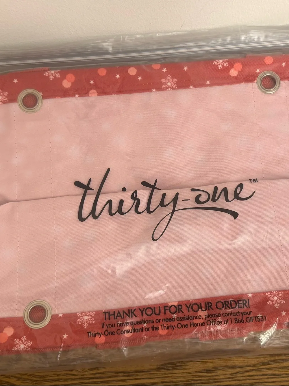 Thirty-One Medium Utility Tote Fun Flurries Red Star NIP
